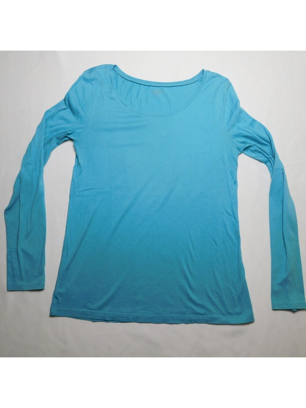 Ann Taylor LOFT Top Womens Medium M Sky Blue Long Sleeve Scoop Neck Knit Tee